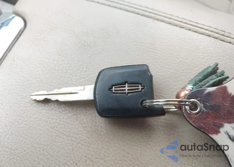 2004 Lincoln Navigator из США, поврежденный, VIN 5LMFU28RX4LJ19037